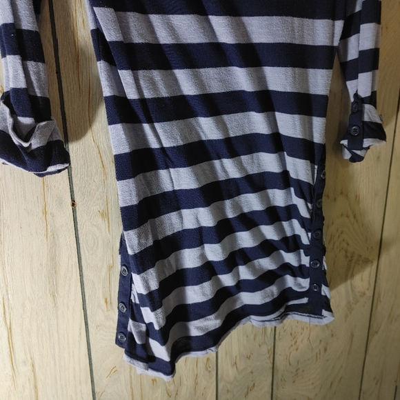 Derek Heart Striped Long sleeve shirt - Picture 3 of 3